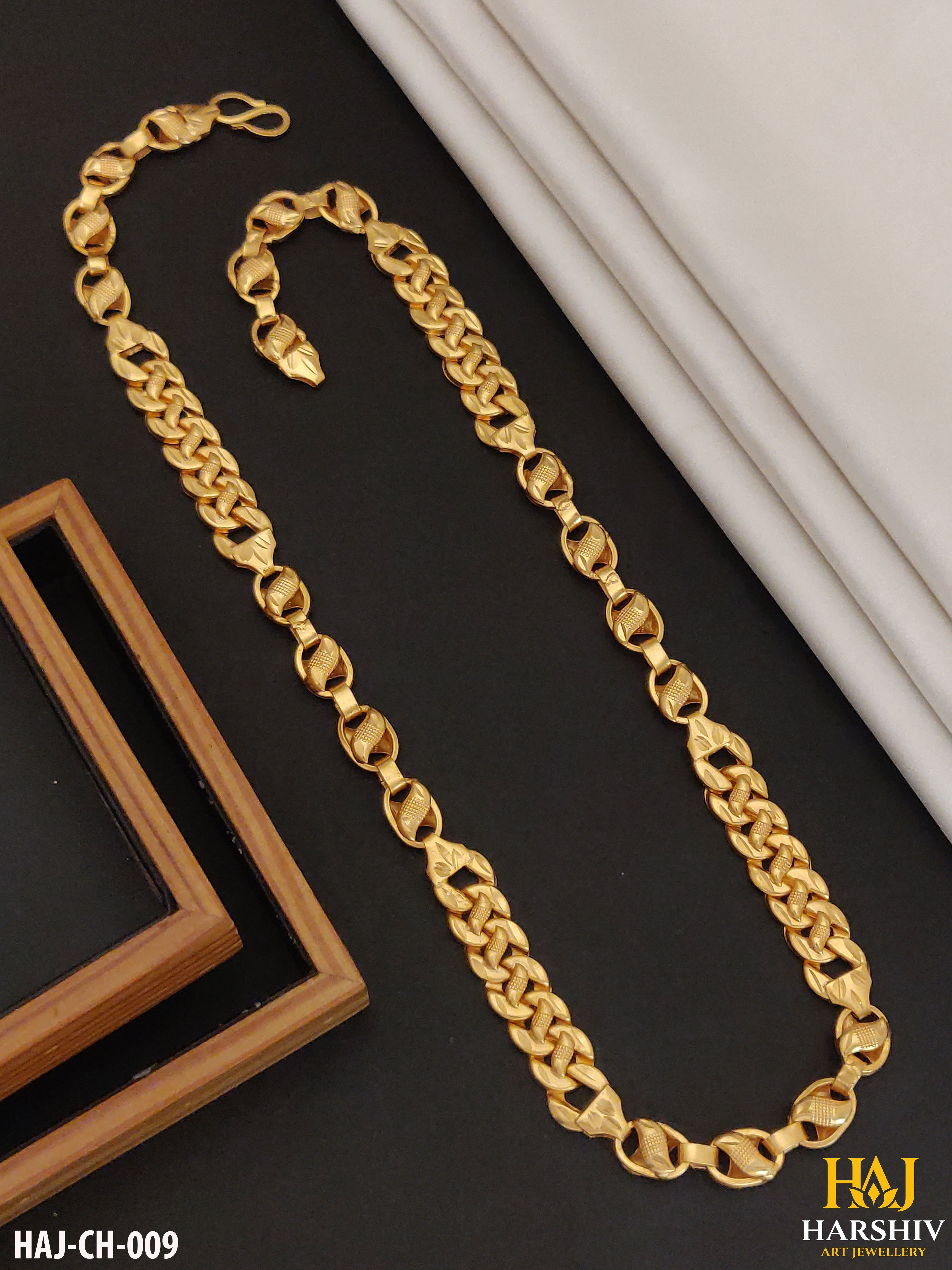 Premium Quality Pokal with Nawabi Chain for Men.(CH-009)
