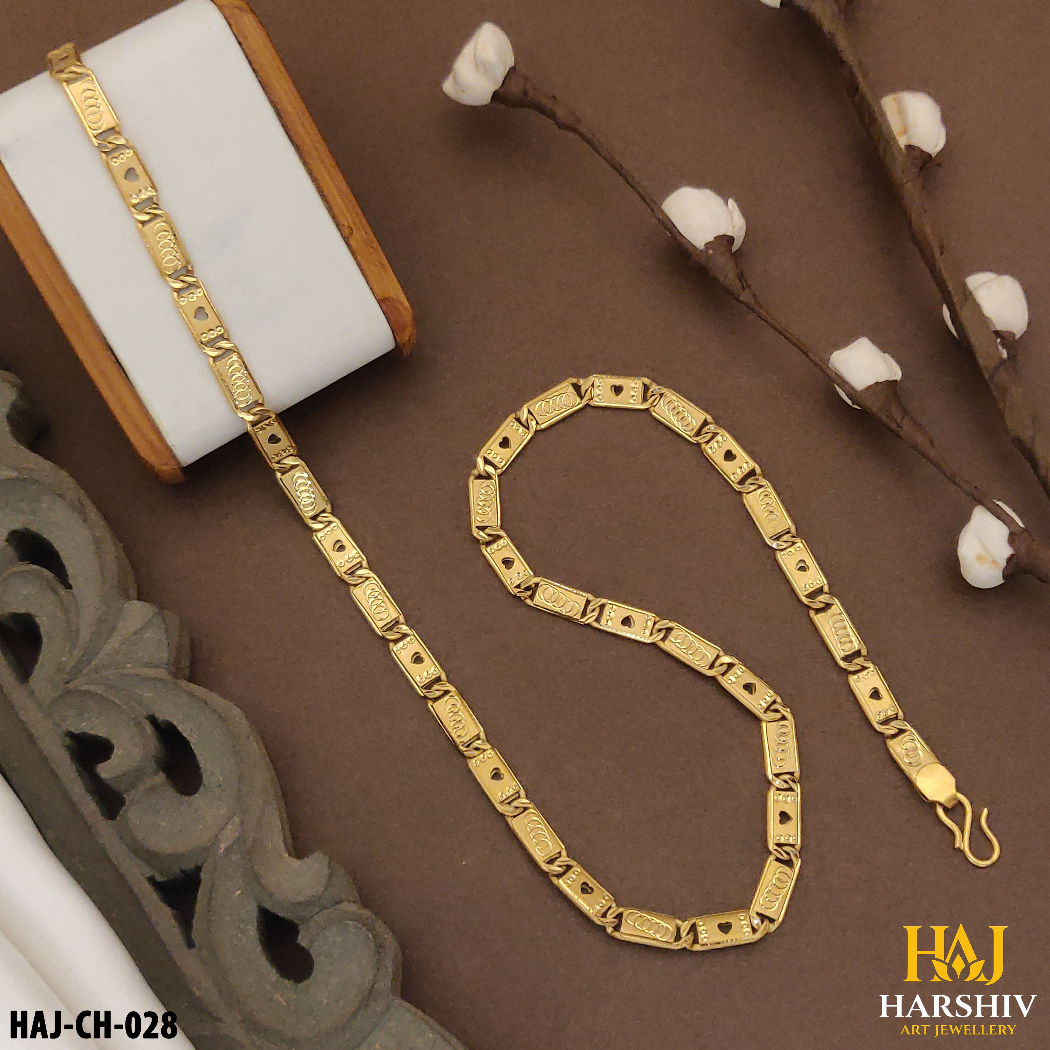 New Classical Gold Super Heart and Audi Nawabi Chain For Man.(CH-028)