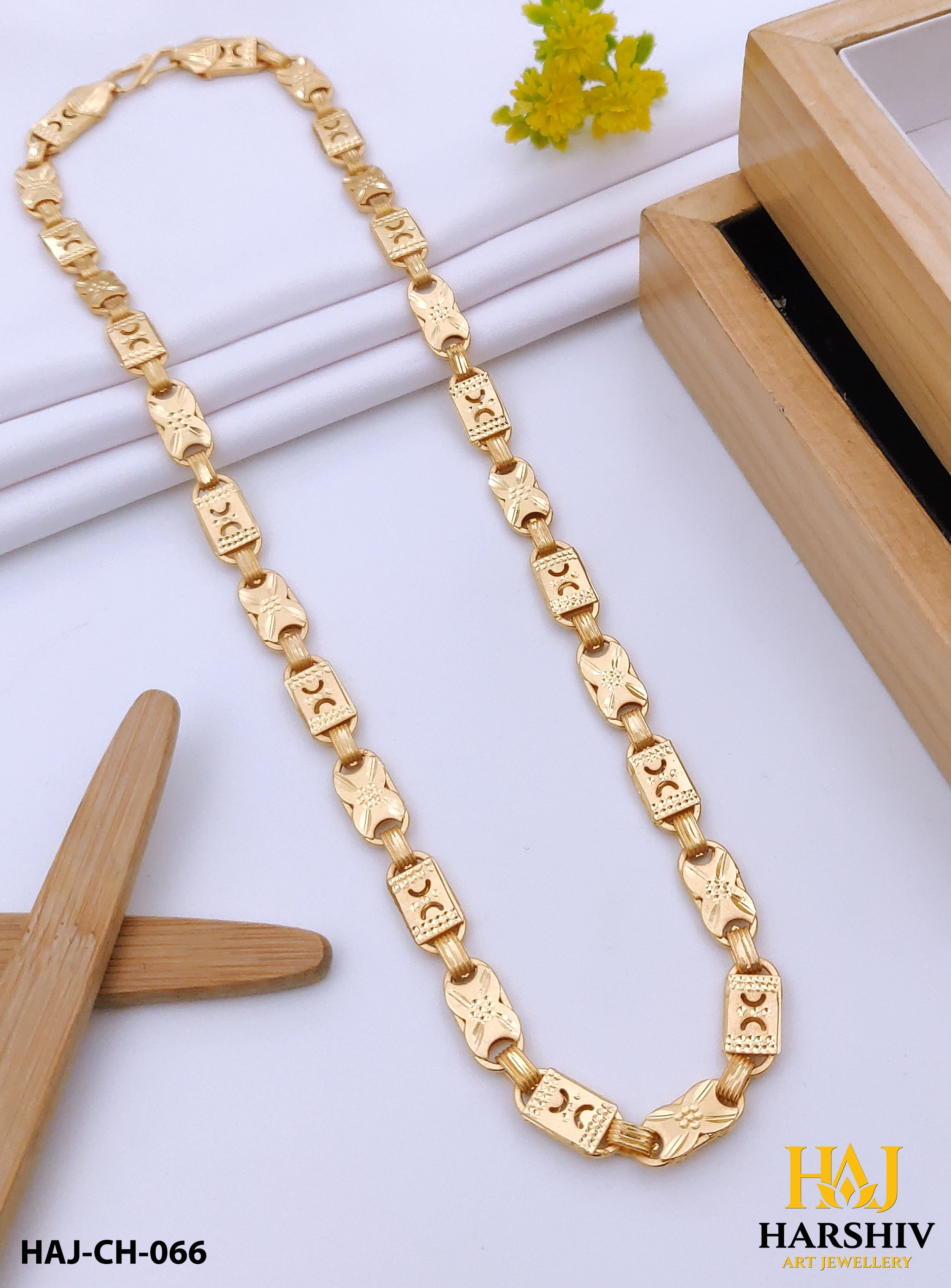 New Gold Plated Attention-Getting Design Nawabi Chain for Men.(CH-066)